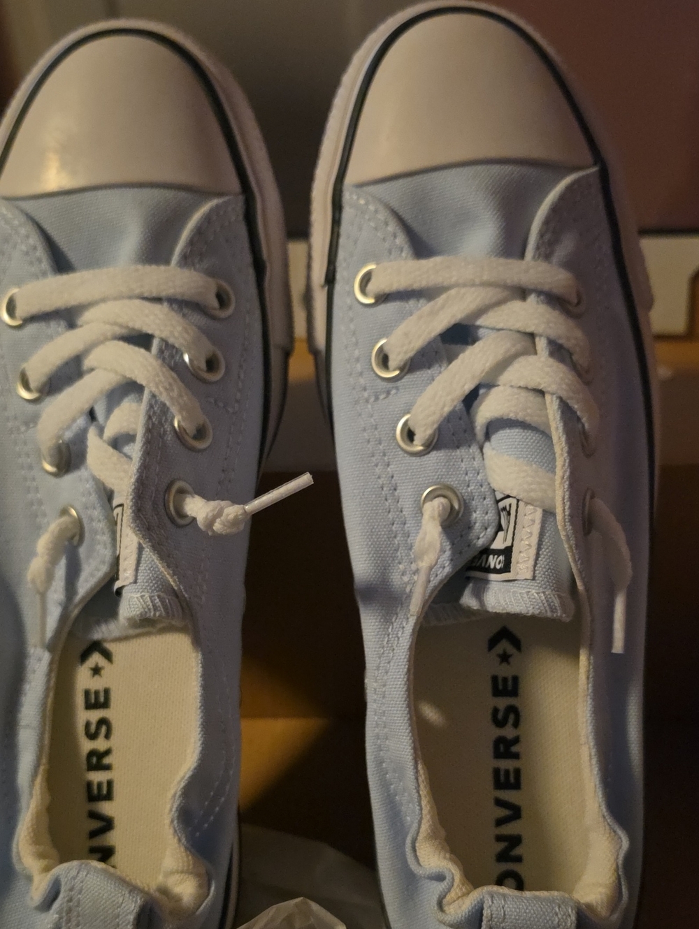 Converse Womens Shoreline Low Top Sneakers in Light Blue and White